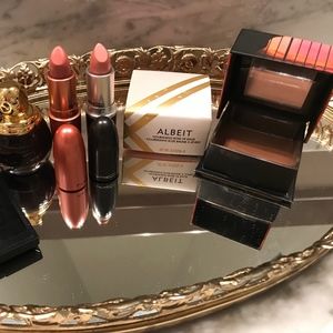 Benefit "Dallas" Boxed Powder (no brush)